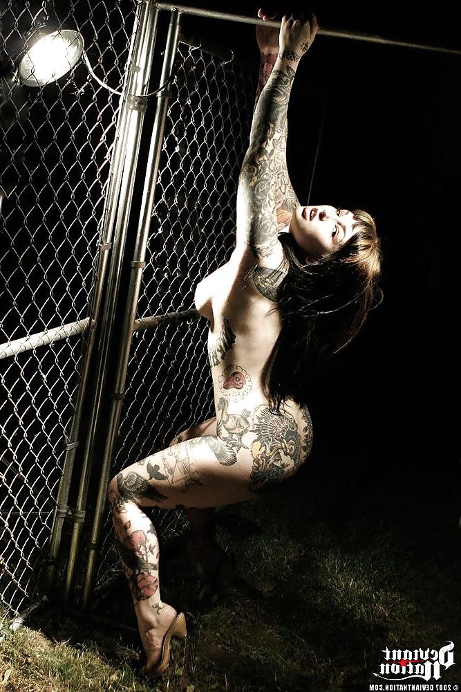 25P Cage Fighter Adahila