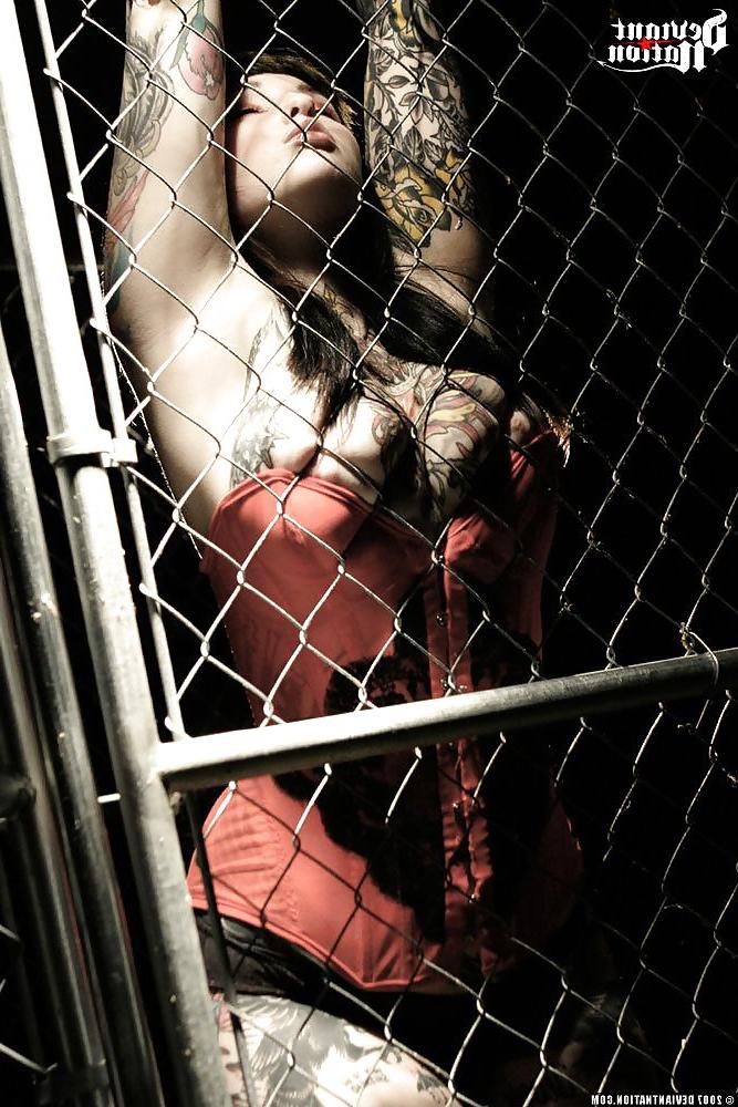 25P Cage Fighter Adahila