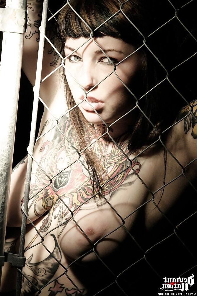 25P Cage Fighter Adahila