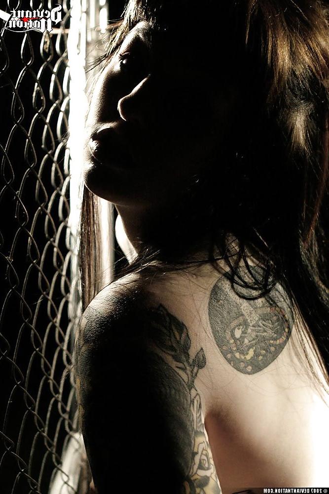 25P Cage Fighter Adahila