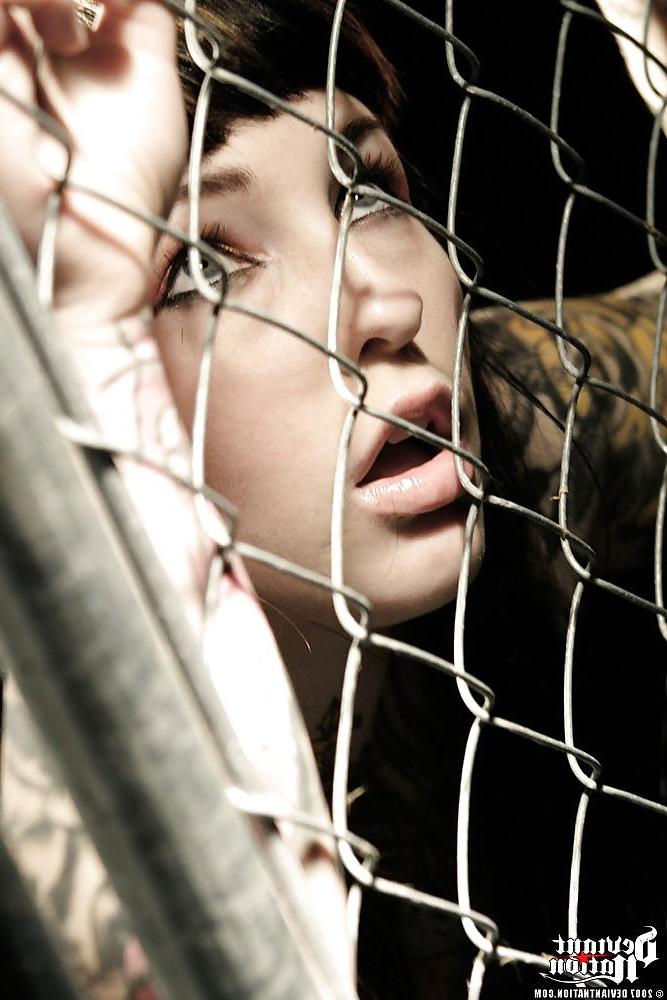 25P Cage Fighter Adahila