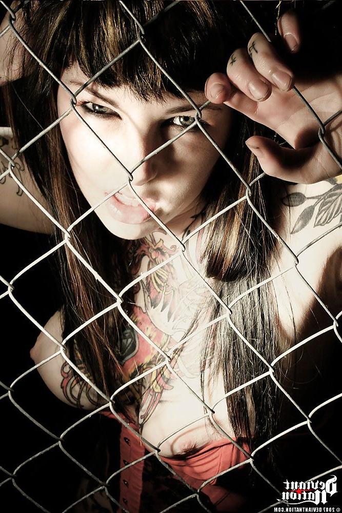 25P Cage Fighter Adahila