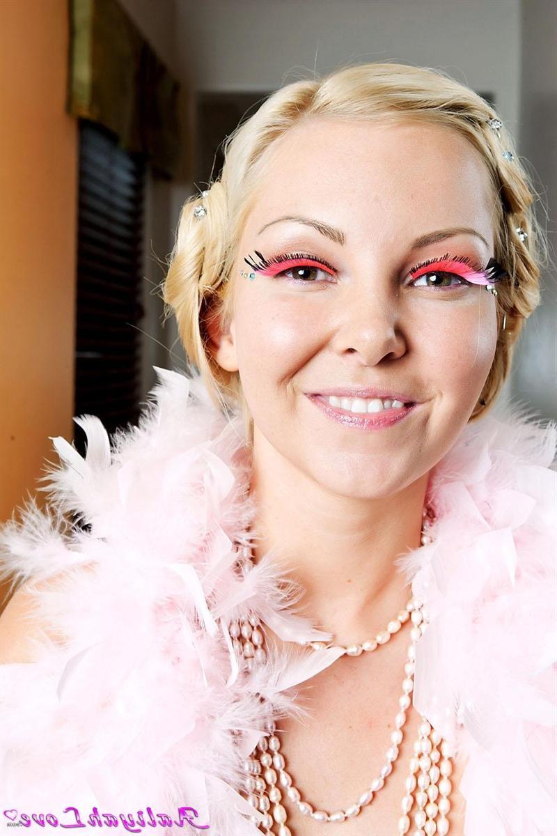 18P Aaliyah Love looks amazing in her pink feather Boa