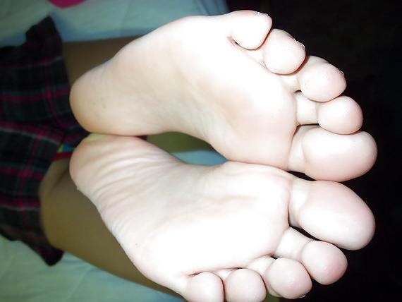 18P Our friend monique and her feet