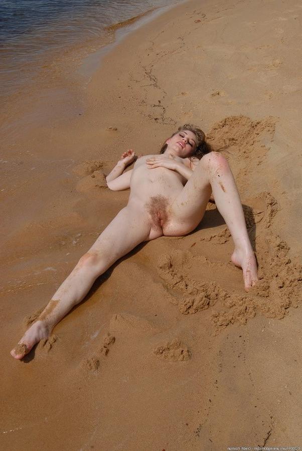 16P Hairy Blond Amateur Gets Nude Outside On The Beach
