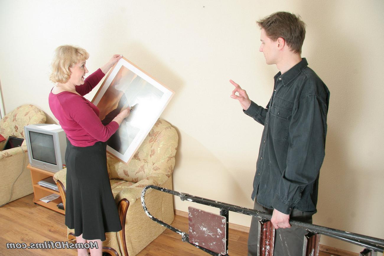 16P Mature blonde mommy boy seduced and sucks big  penis