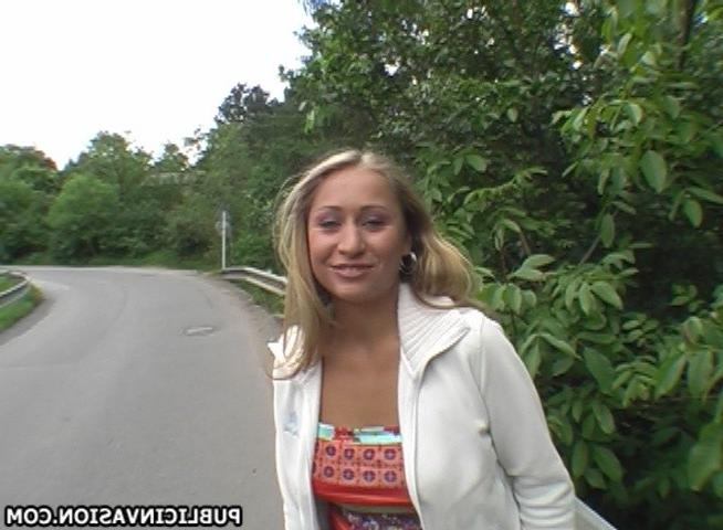 16P euro college cutie gives her man a peep show in central park