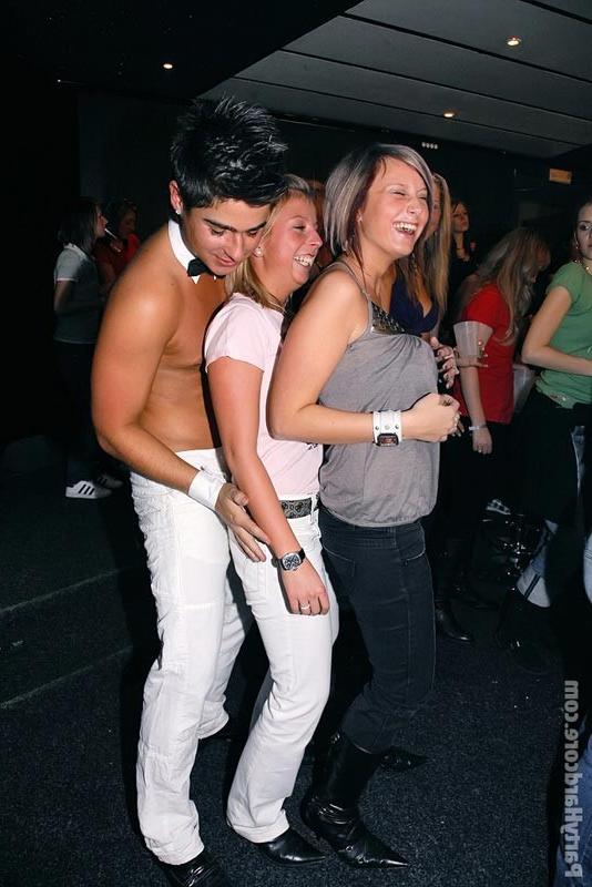 15P Horny and drunk sluttys sucking and fucking at party