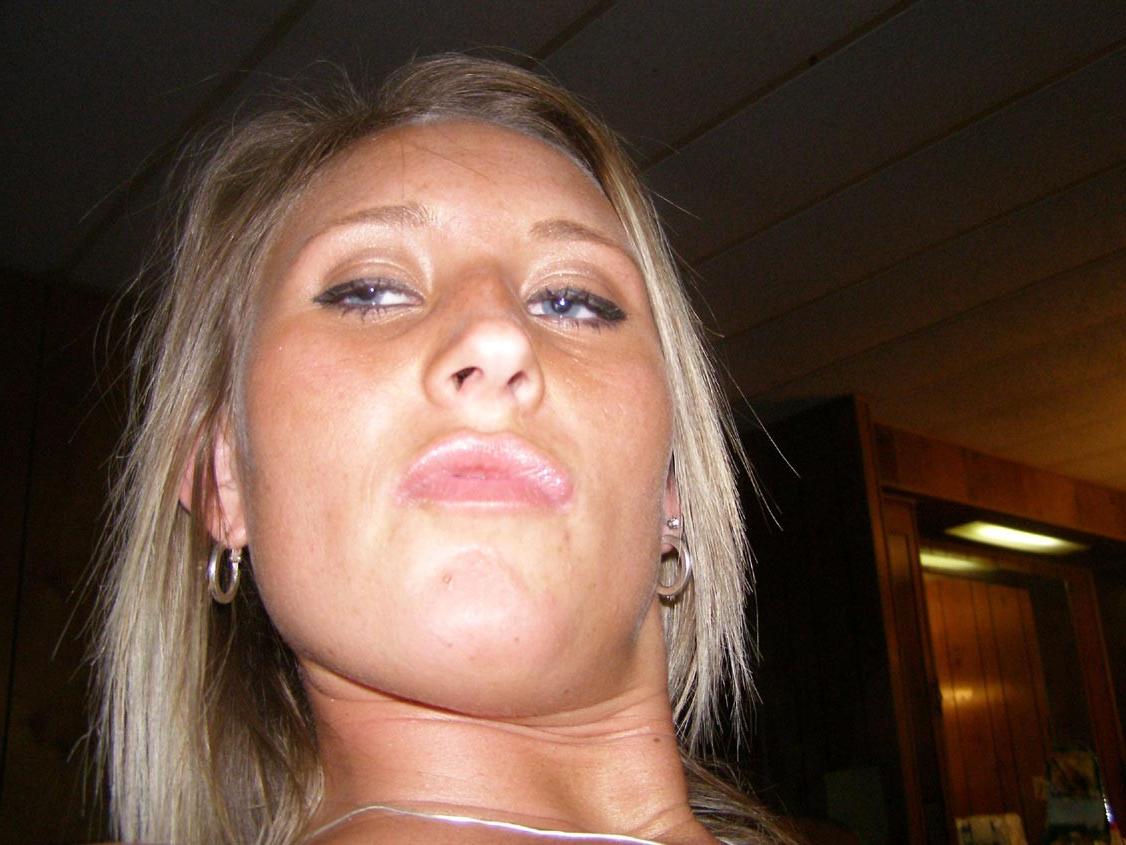 20P Blonde amateur girlfriend sucks and fucks at home