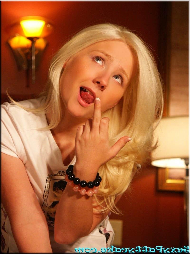 20P Busty blonde teen in short skirt