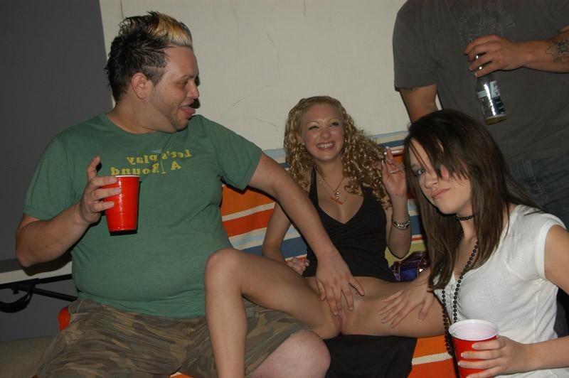 16P Drunk college babe blowjob &amp;amp; hardcore sex