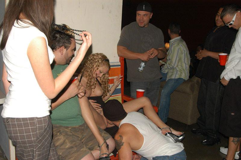 16P Drunk college babe blowjob &amp;amp; hardcore sex