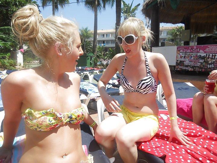 25P Girls Holiday