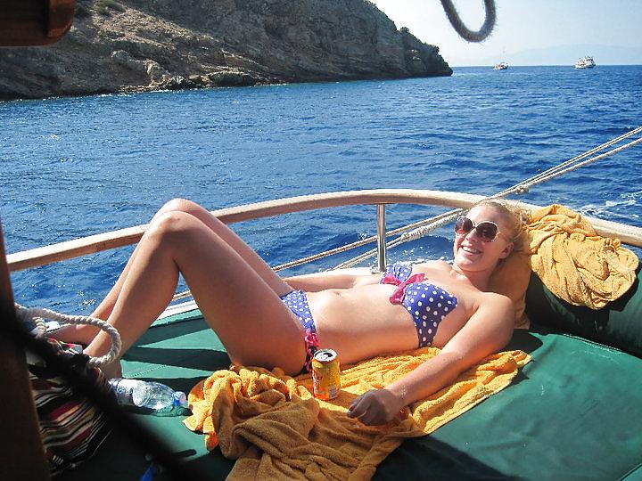 25P Girls Holiday
