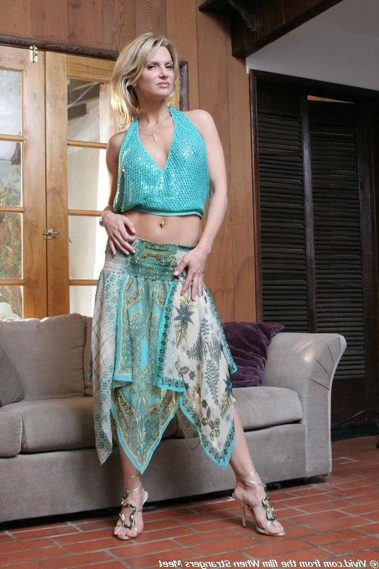 15P Savanna Samson strips and spreads on the couch