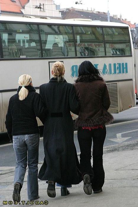 16P Cute lesbian babes going for a walk in the park