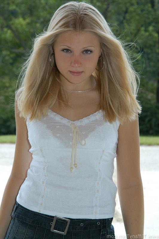 16P Frisky blonde in park
