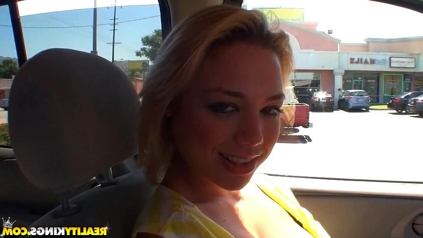 12P Hot real amateur picked up at the parking lot gets her box pounded