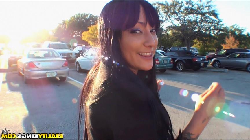 16P Hot big tits amateur sucks a big dong in the park hot pics
