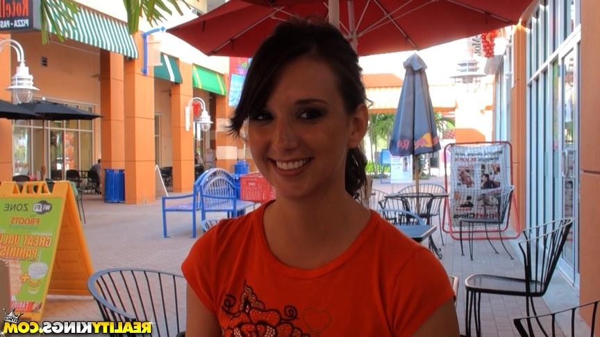 16P Nice ass babe gets picked up at mall then gets fucked at park