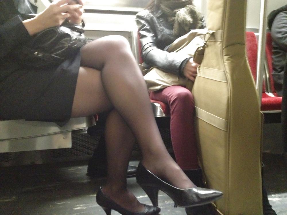 11P Candid Pantyhose