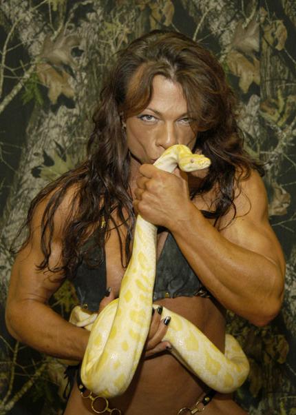 20P Sexy Muscular Girls