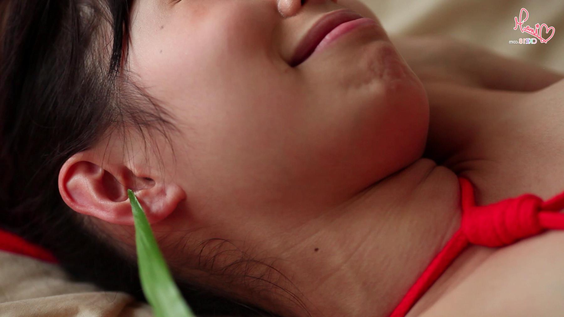 13P Japanese girl in bondage