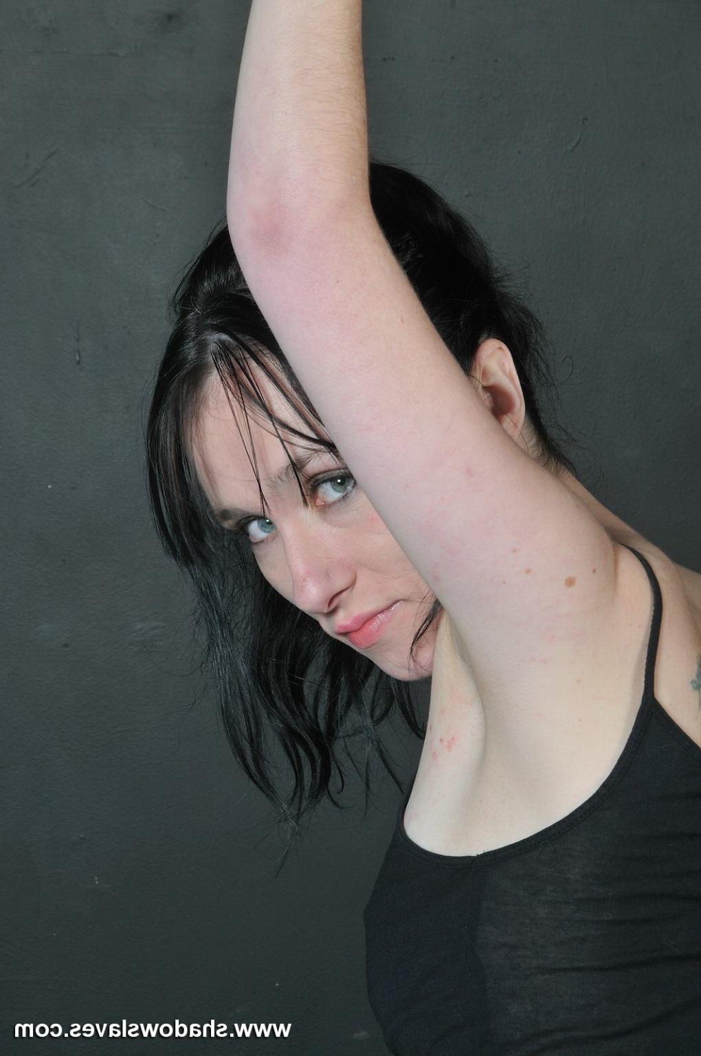 16P Brunettes amateur suspension bondage