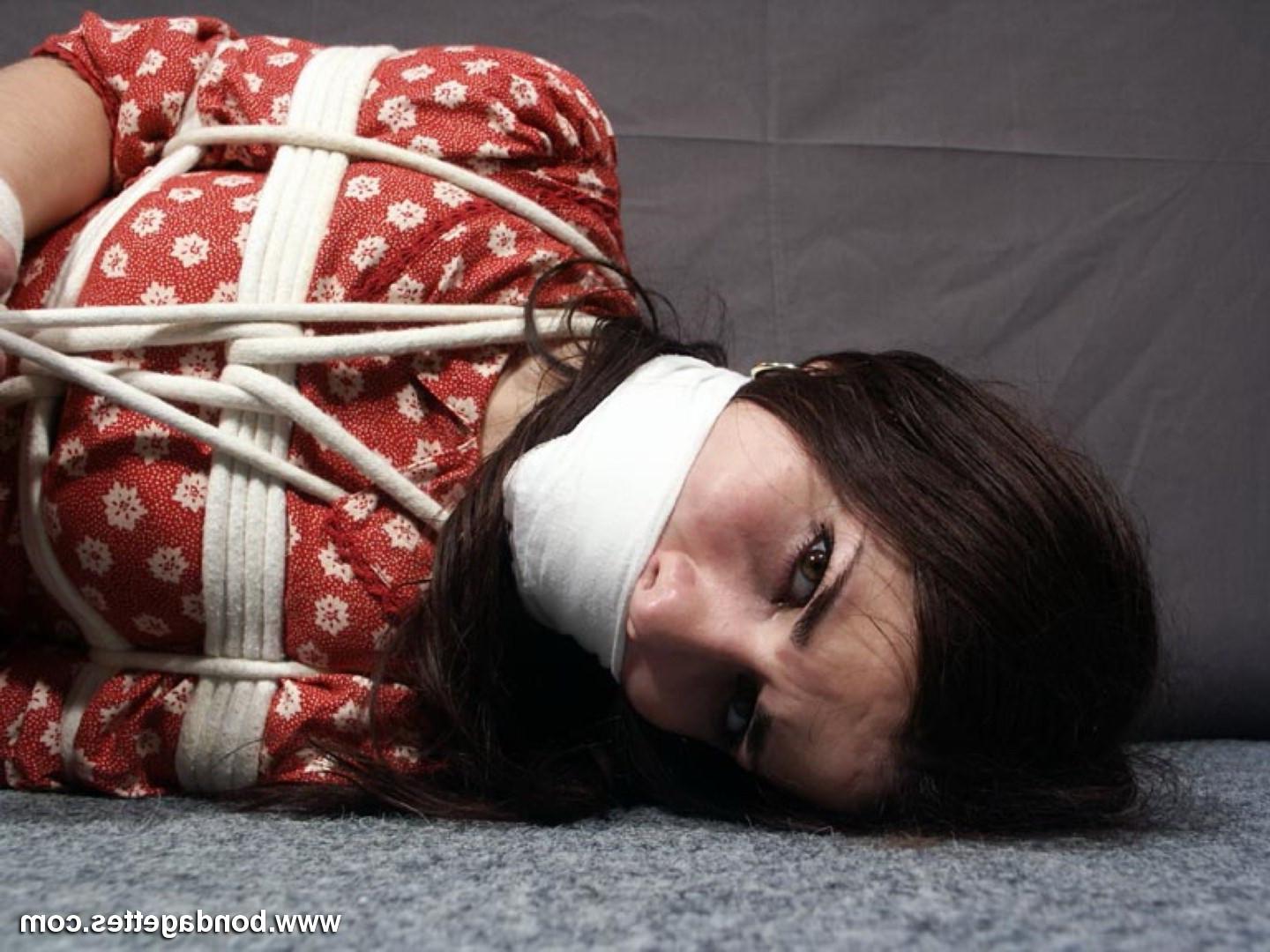 15P Beautiful amateur Lillith is bound with strict rope bondage whil