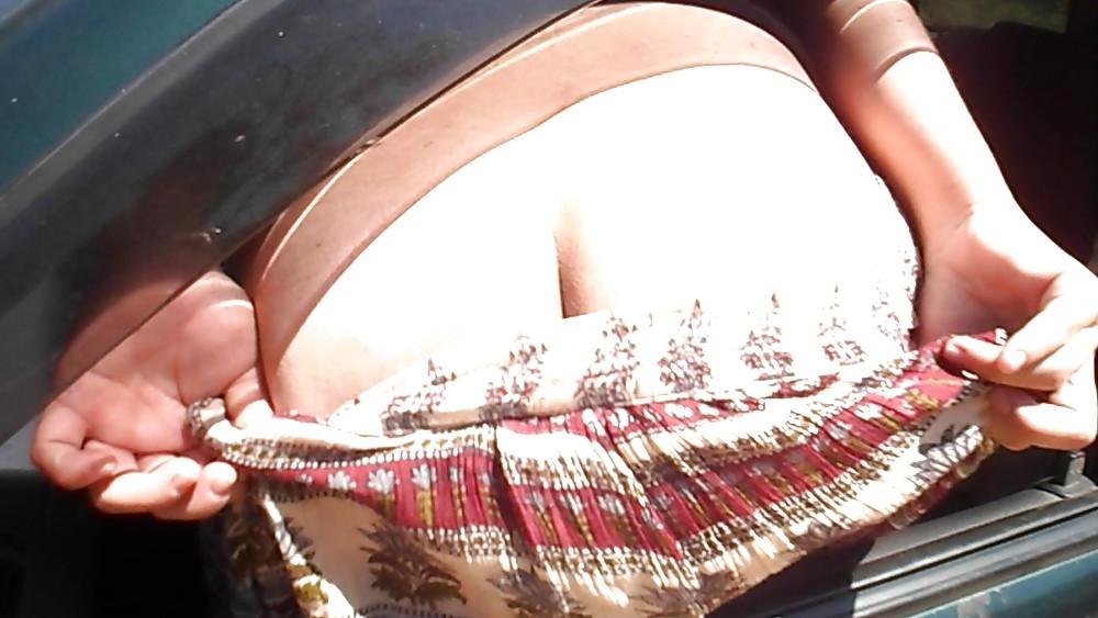 25P Wife big ass on the window car