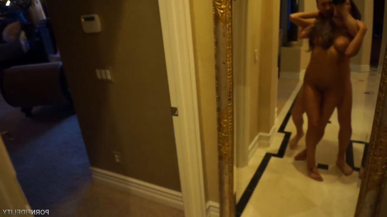 16P Bruentte August Ames likes it rough in the bedroom