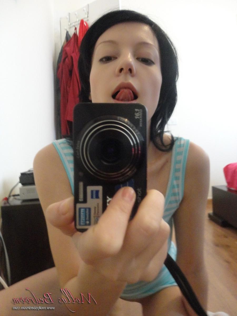 16P Molly has a nice set of natural tits and a camera and with those tools she has p