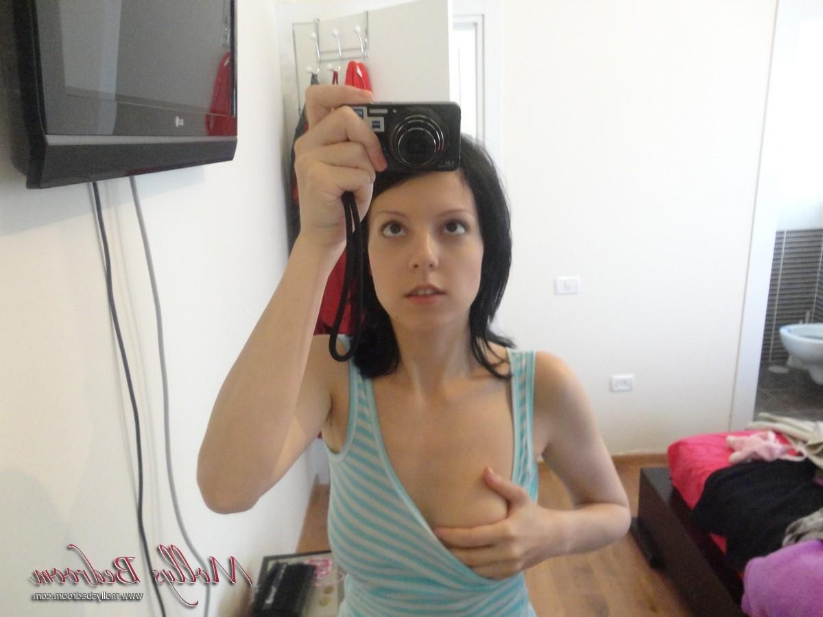 16P Molly has a nice set of natural tits and a camera and with those tools she has p