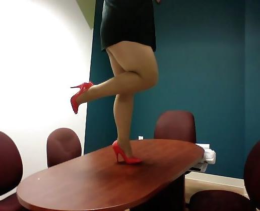 17P Pantyhose and Heels XI