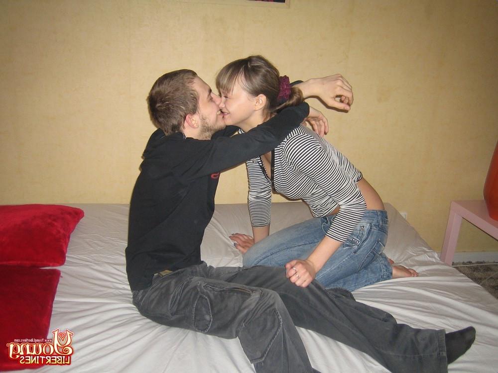 16P Beautiful blonde teen making deep blowjob and penetrating