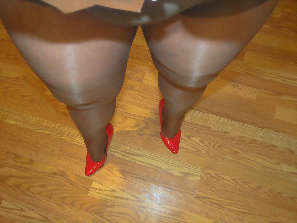 23P Pantyhose and Heels X