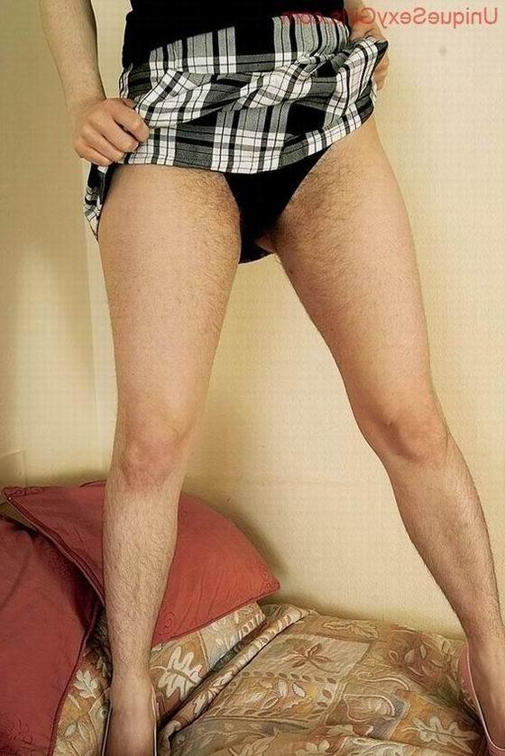 16P Very Hirsute Babe Showing Off