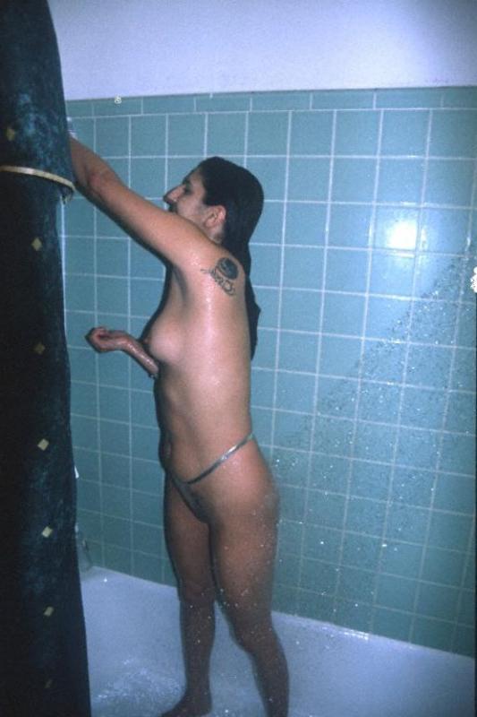 15P Amateur slut showering and shaving