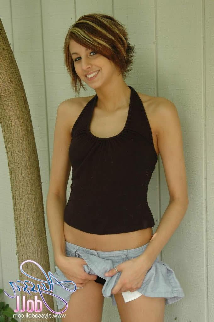 16P Brunette teen alyssa doll showing off her cute ass