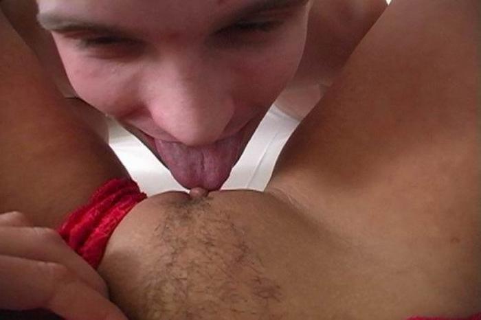 15P Lovely amateurs fucking in bedroom