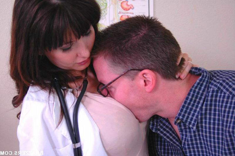16P Milf female doctor seduces a patient and rides its large shaft