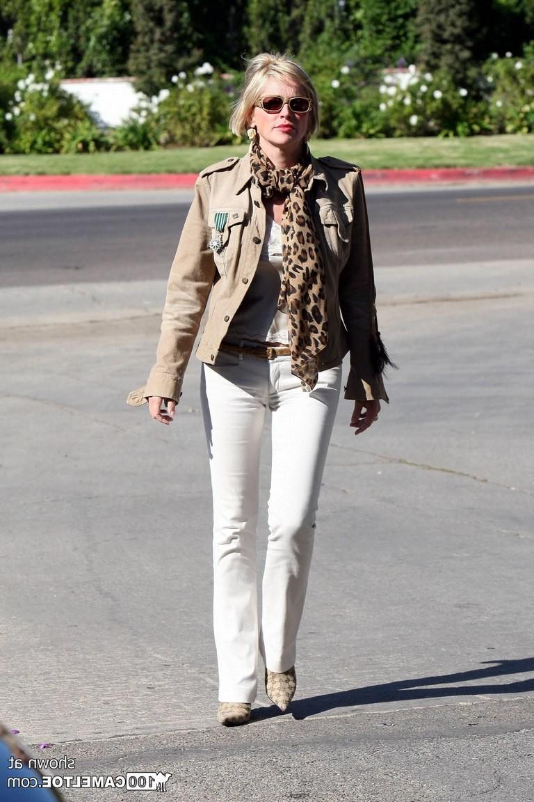 12P Hunter captured Sharon Stone's spy cameltoe