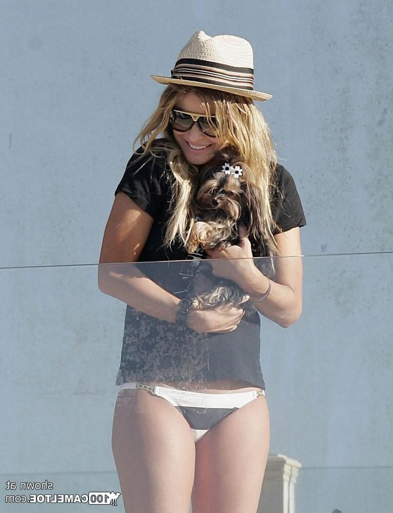 12P Carmen Electra swimsuit and panty cameltoe