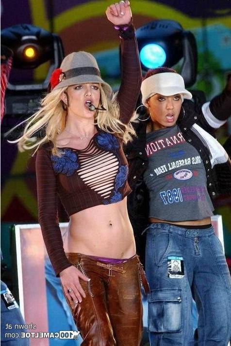 12P See Britney Spears public cameltoe shots