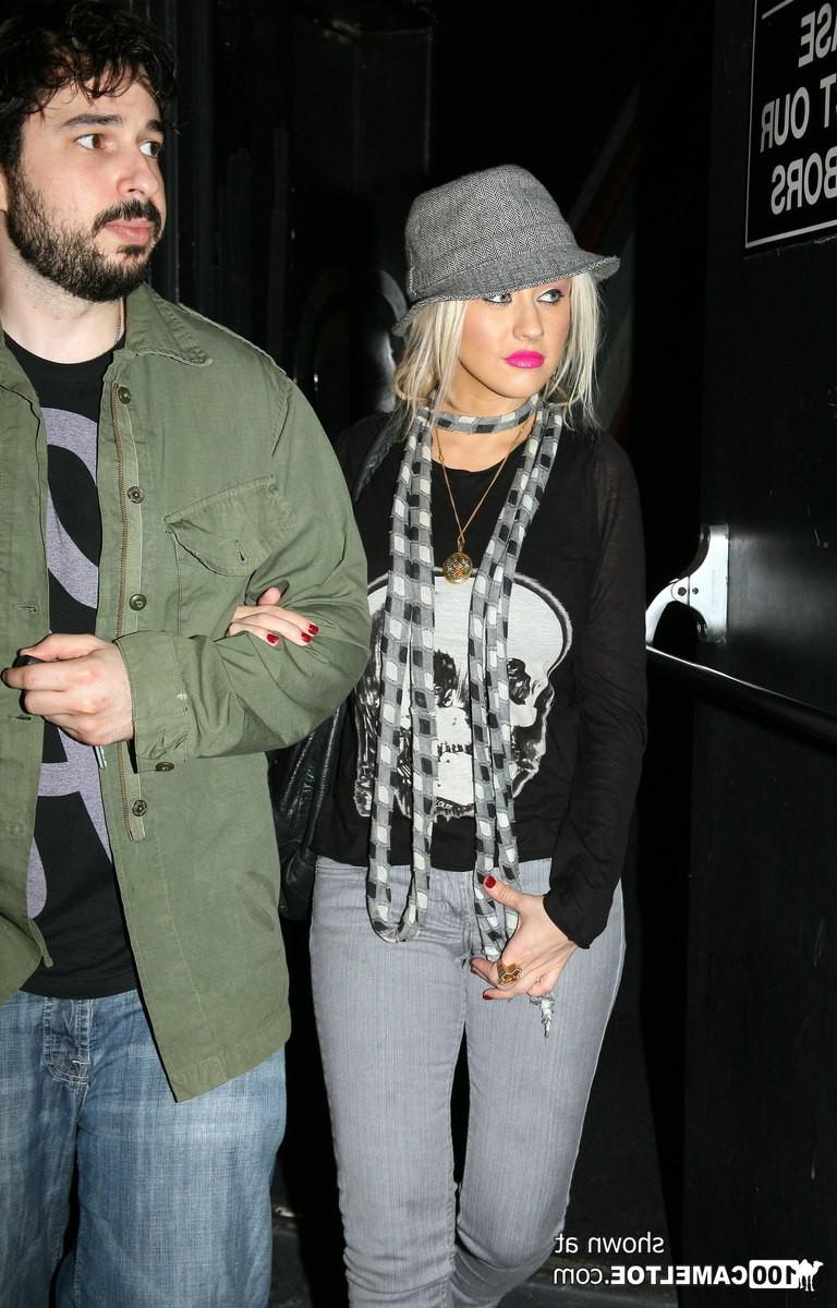 12P Christina Aguilera best cameltoe photos