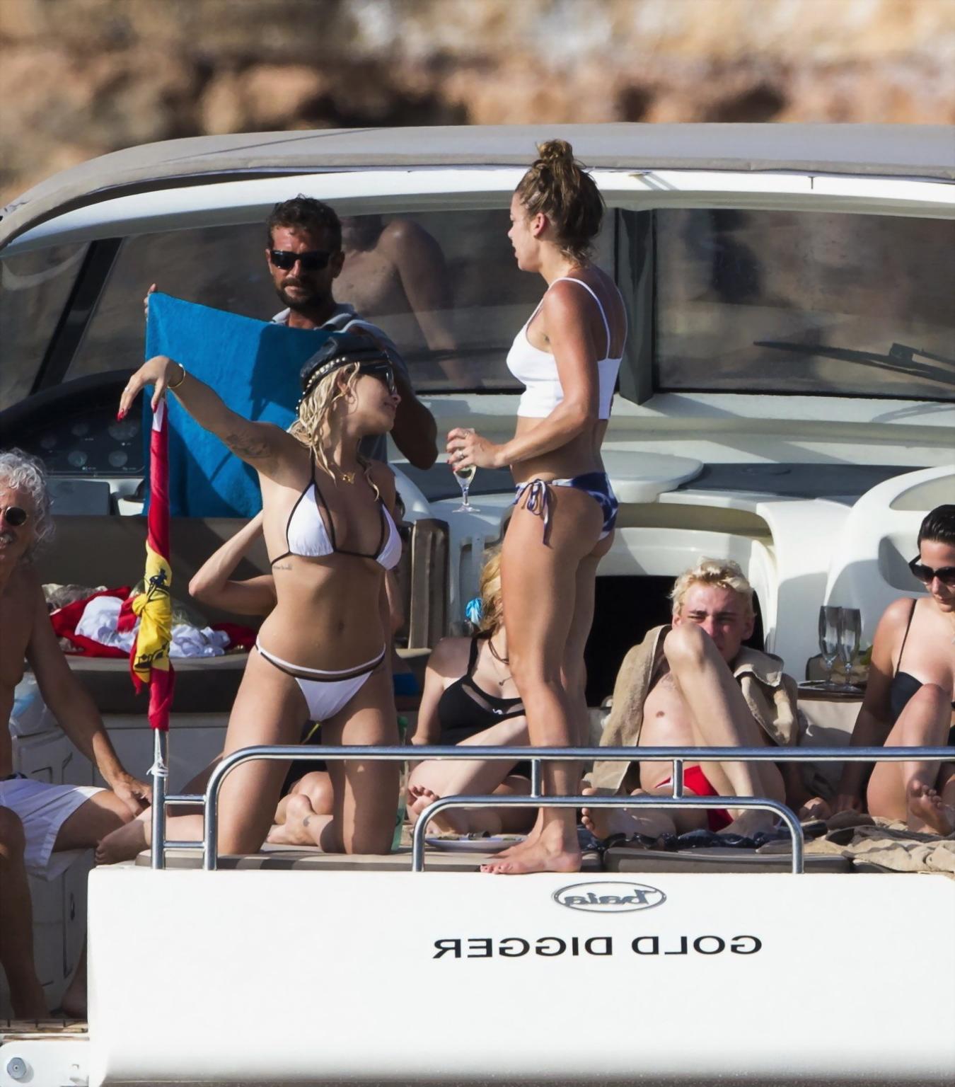 16P Rita Ora showing bikini pokies ass and cameltoe