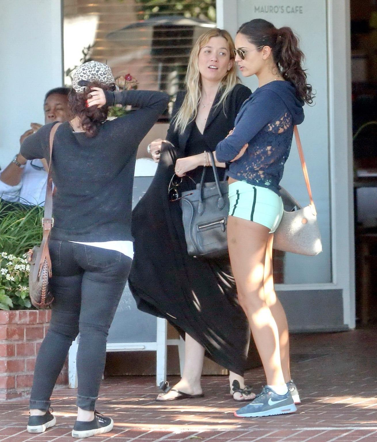 16P Eiza Gonzalez shows off her ass and cameltoe in shorts while shopping in West Ho