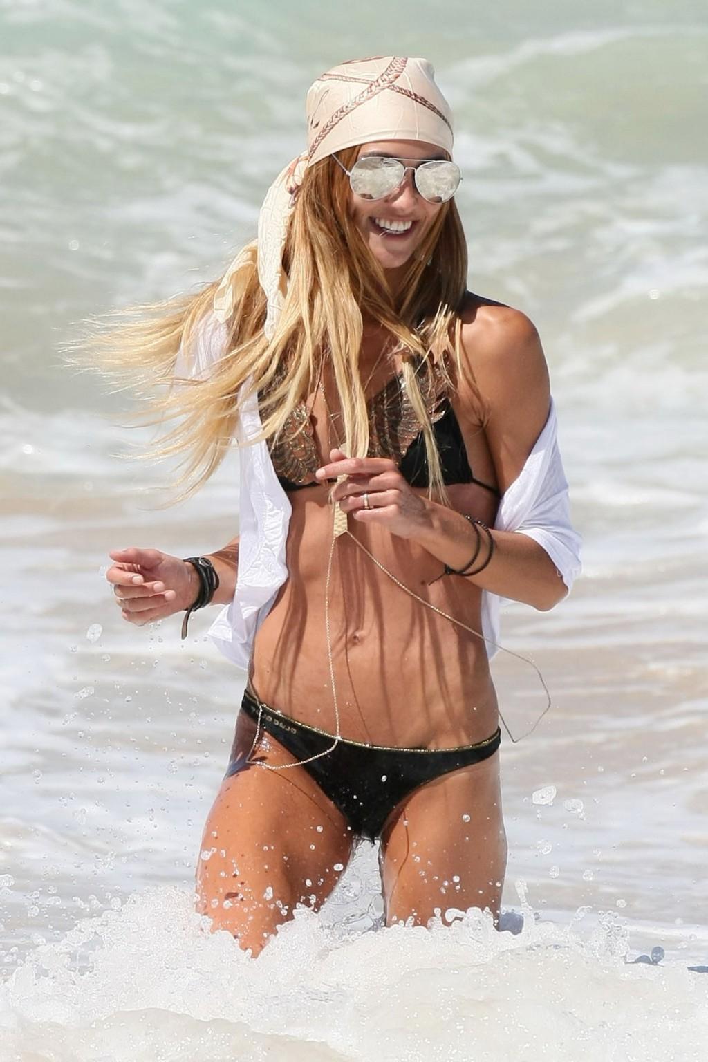 16P Sharni Vinson showing her wet cameltoe in eagle print bikini at Cronulla beach i