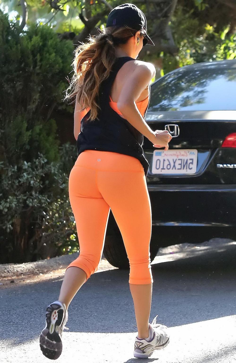 16P Eva Longoria jogging in tight sports outfit showing cleavage, ass  cameltoe out 