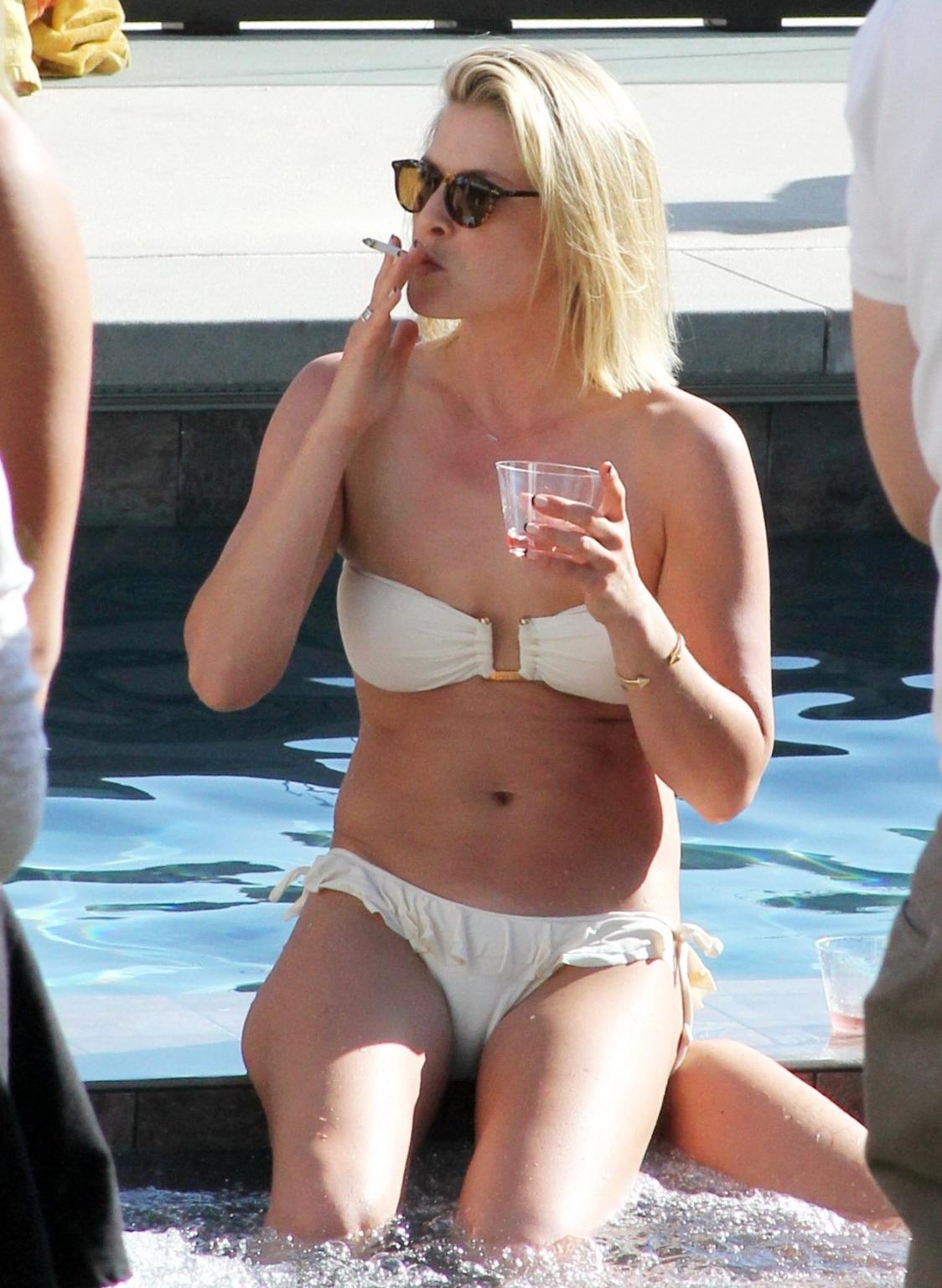 10P Ali Larter in bikini showing cameltoe at the pool in Malibu